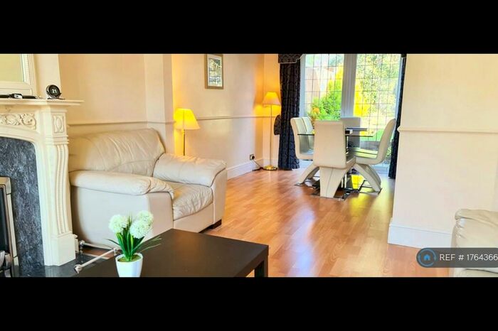 3 Bedroom End Of Terrace House To Rent In Newmarket Way, Hornchurch, RM12
