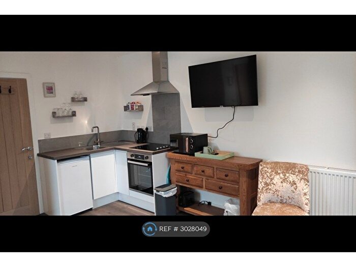 Studio To Rent In Taunton Rd, West Buckland, Wellington, TA21