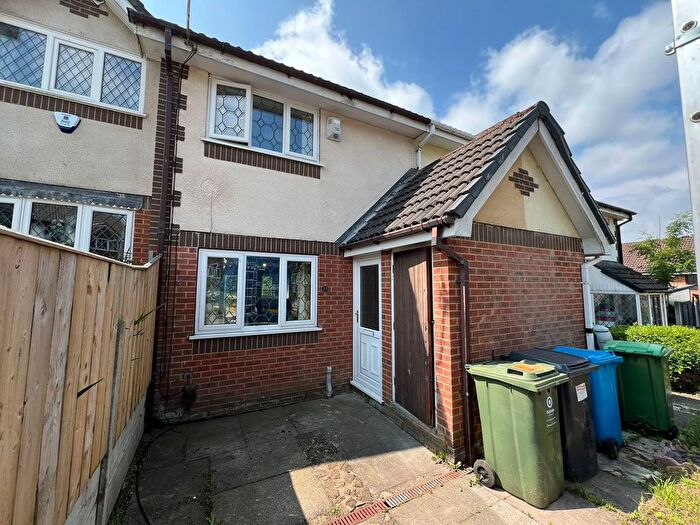 2 Bedroom Terraced House For Sale In Magpie Lane, Oldham, OL4