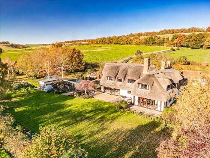 5 Bedroom Detached House For Sale In The Warren, Streatley On Thames, RG8