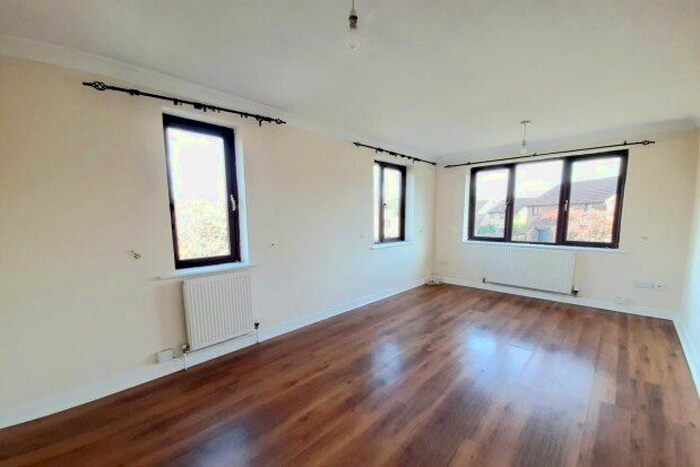 2 Bedroom Maisonette To Rent In Hadrians Drive, Milton Keynes, MK13