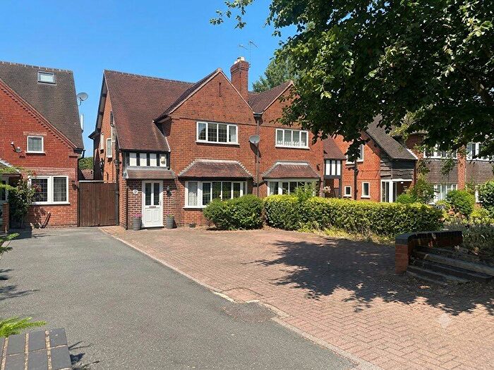 3 Bedroom Semi Detached House For Sale In Kineton Green Road, Solihull, West Midlands, B92