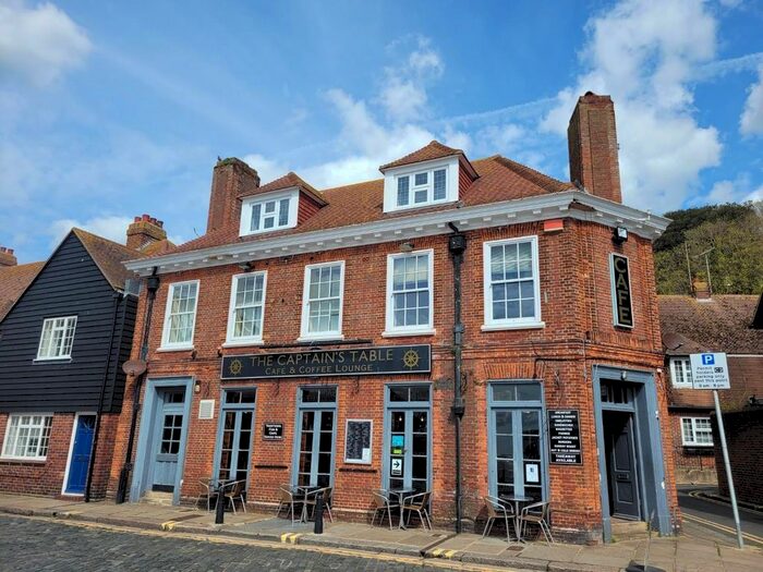 2 Bedroom Flat To Rent In East Street, Folkestone, CT19