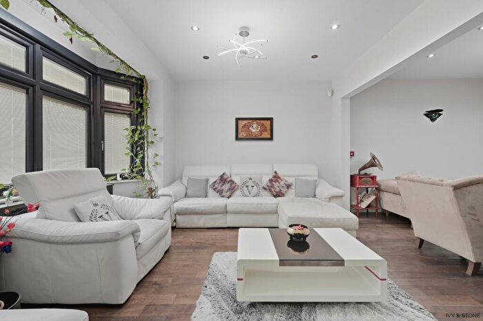 4 Bedroom Terraced House For Sale In Ilford, Greater London, IG2