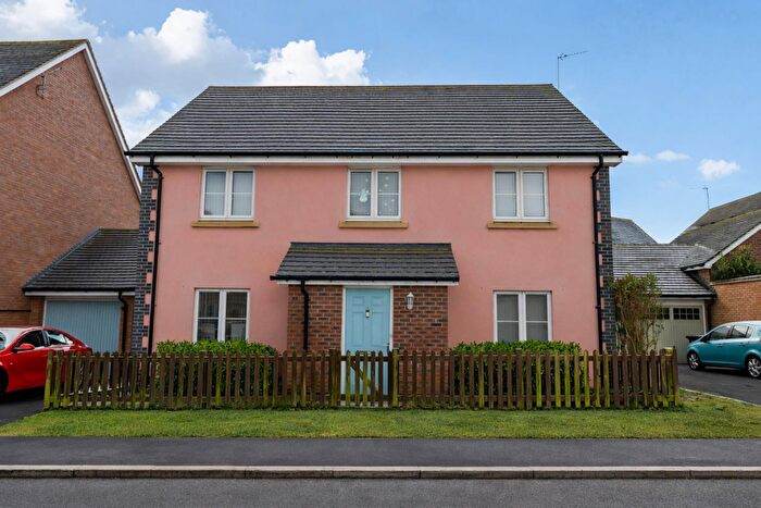 4 Bedroom Detached House For Sale In Battle Avenue, Daventry, NN11