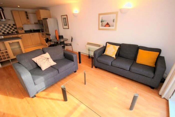 2 Bedroom Apartment To Rent In , Whitworth Street Manchester, M1