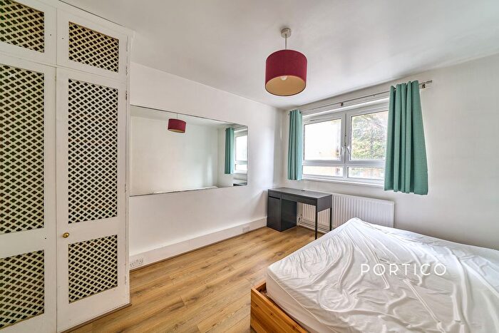 2 Bedroom Flat To Rent In Gibbs Green, W14
