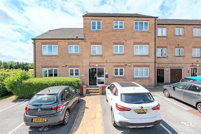 2 Bedroom Flat For Sale In Broadlands Court, Pudsey, West Yorkshire, LS28