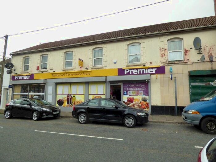 2 Bedroom Flat To Rent In Dinam Street, Nantymoel, Bridgend., CF32