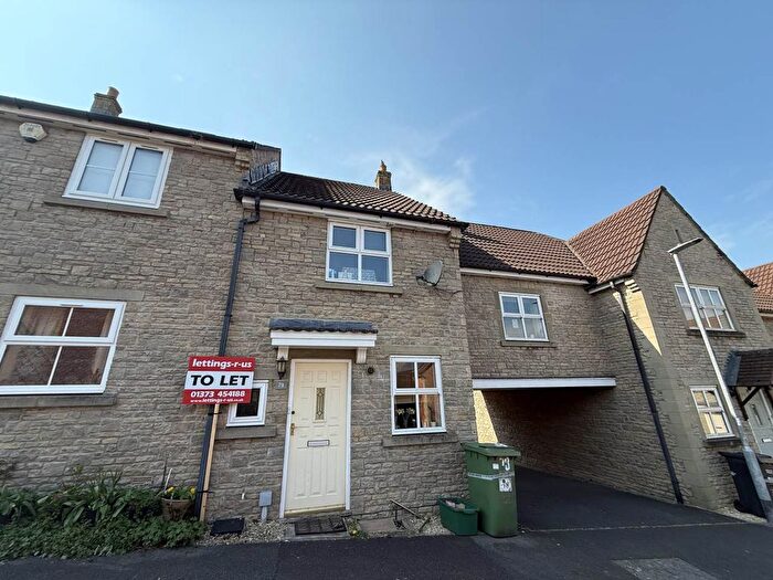 3 Bedroom Property To Rent In Rivers Reach, Frome, Somerset, BA11
