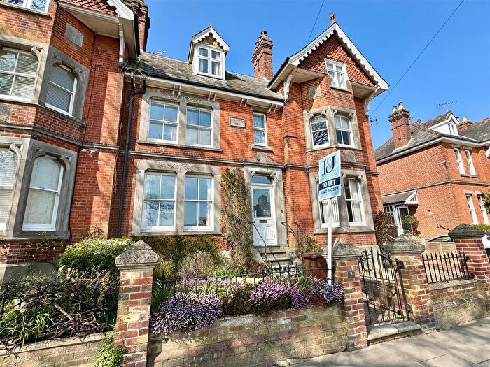 4 Bedroom Town House To Rent In Oaks Road, Tenterden, TN30