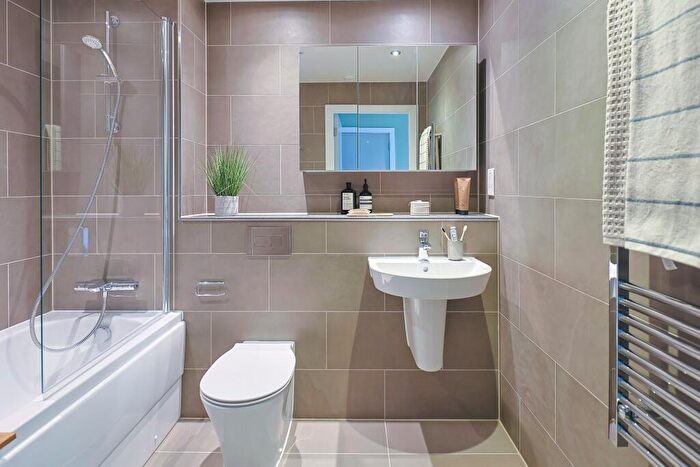 2 Bedroom Apartment To Rent In The Silver Yard, Birmingham Birmingham, B4