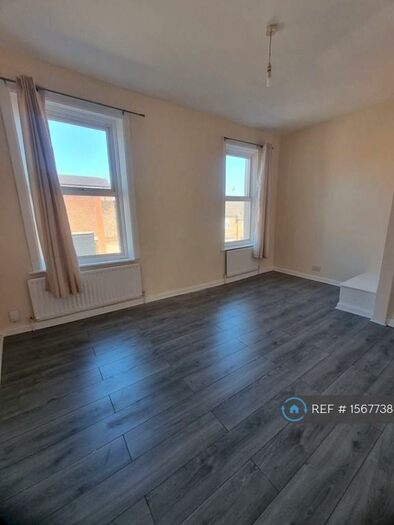 2 Bedroom Flat To Rent In Rudyerd Street, North Shields, NE29