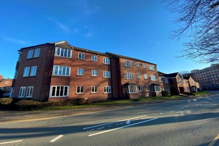 2 Bedroom Flat To Rent In Swan Road, Lichfield, WS13