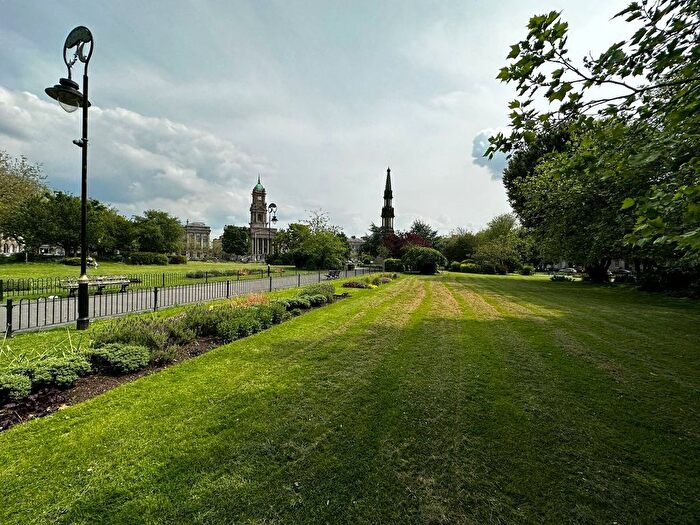 2 Bedroom Flat To Rent In Hamilton Square, Birkenhead, CH41