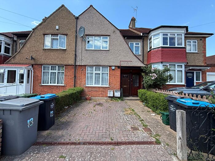 1 Bedroom Maisonette To Rent In Longfield Avenue, Wembley, HA9