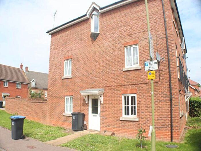 5 Bedroom House To Rent In Queen Bee Court, , Hatfield, AL10
