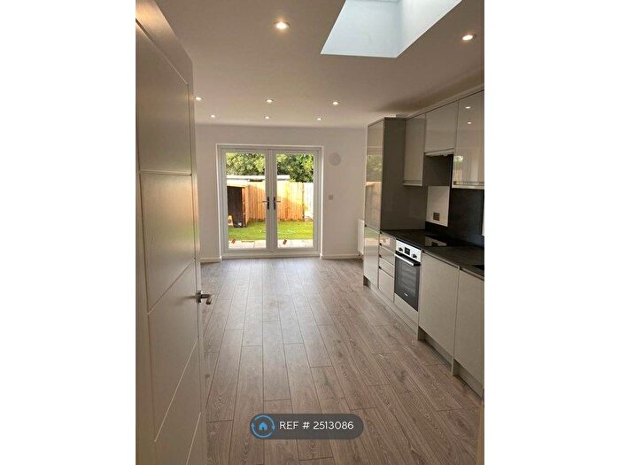 1 Bedroom Flat To Rent In Newmarket Road, Cambridge, CB5