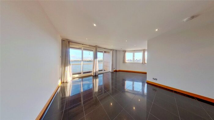 3 Bedroom Flat To Rent In Heron Place, Edinburgh, EH5