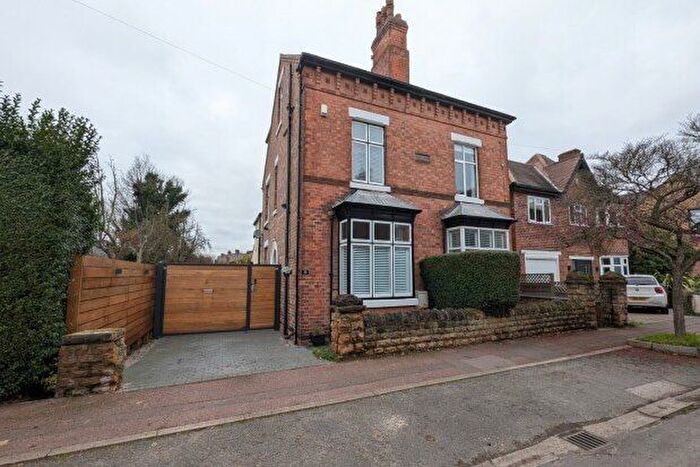 4 Bedroom Semi-Detached House To Rent In ., Nottingham, NG2