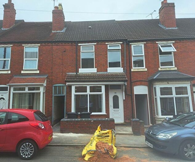 3 Bedroom Terraced House To Rent In Park Road, Dudley, DY2