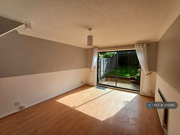 2 Bedroom End Of Terrace House To Rent In Sandpiper Way, Orpington, BR5