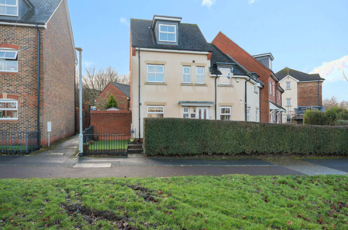 4 Bedroom End Of Terrace House To Rent In Osprey Avenue, Bracknell, Berkshire, RG12