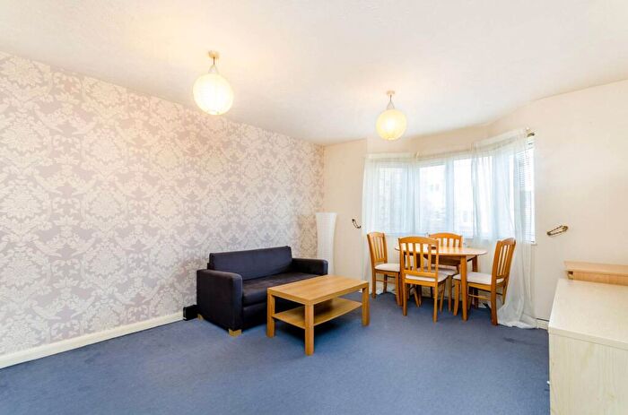 2 Bedroom Maisonette To Rent In Rossetti Road, South Bermondsey, London, SE16