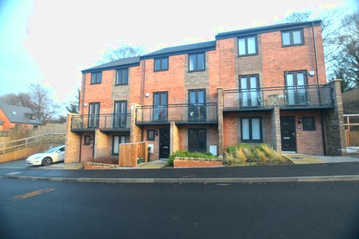 4 Bedroom Town House To Rent In Illingworth Grove Whinney Hill, Durham, County Durham, DH1