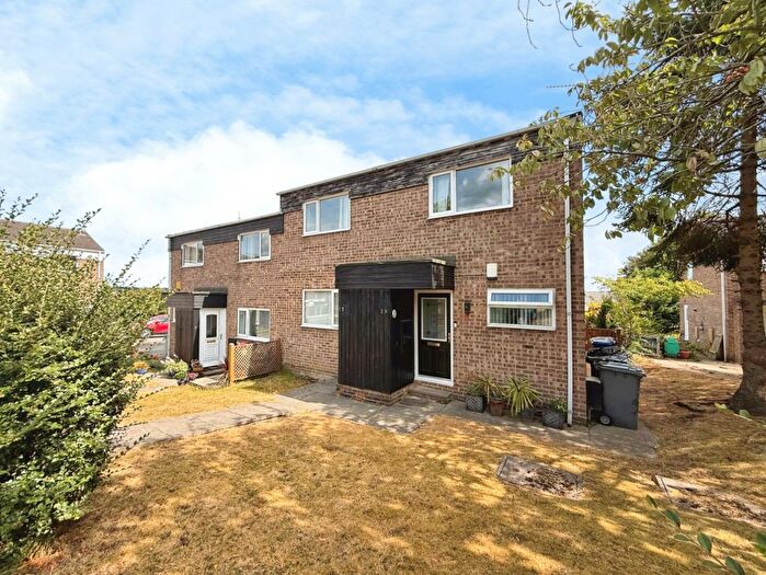 2 Bedroom Flat For Sale In Pine Croft, Chapeltown, Sheffield, S35