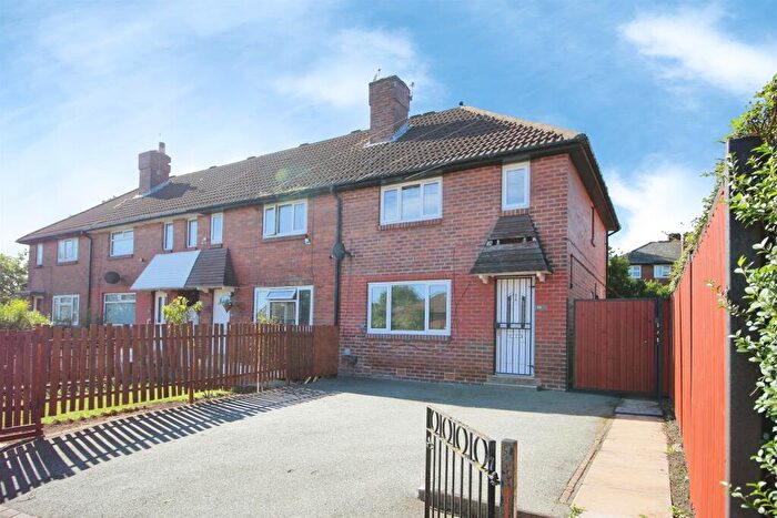 2 Bedroom End Of Terrace House For Sale In Scott Hall Road, Leeds, LS7