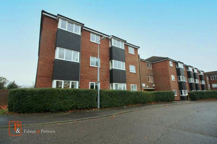 2 Bedroom Flat To Rent In St Andrews Garden, Colchester, Essex, CO4