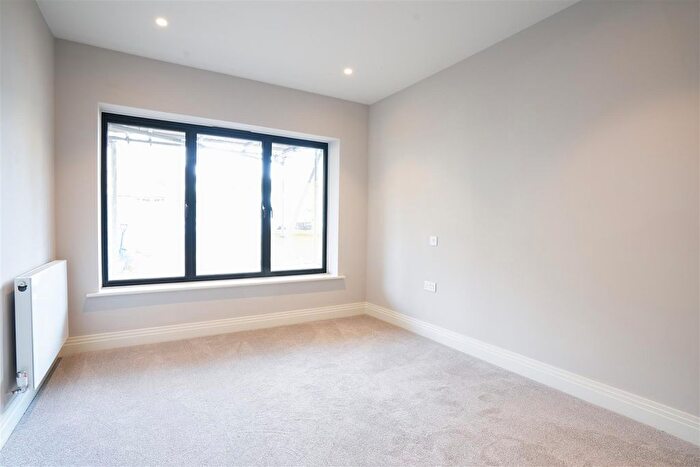 2 Bedroom Flat To Rent In Bredhurst Close, London, SE20