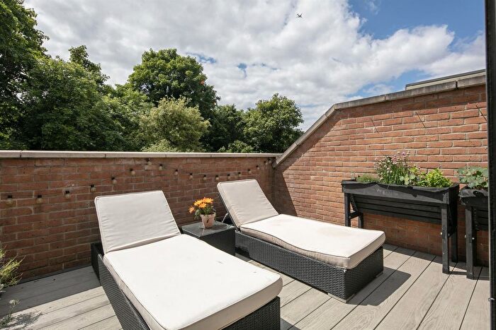 3 Bedroom Terraced House For Sale In Glenton Mews, Nunhead, SE15