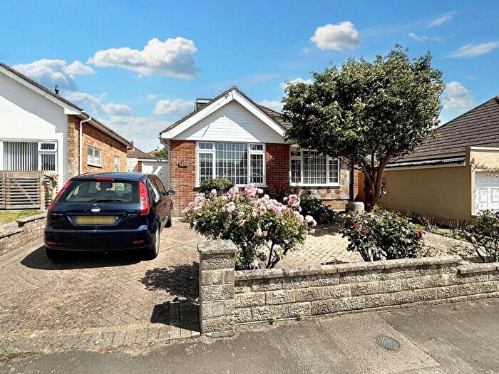 4 Bedroom Bungalow For Sale In Malines Avenue, Peacehaven, BN10