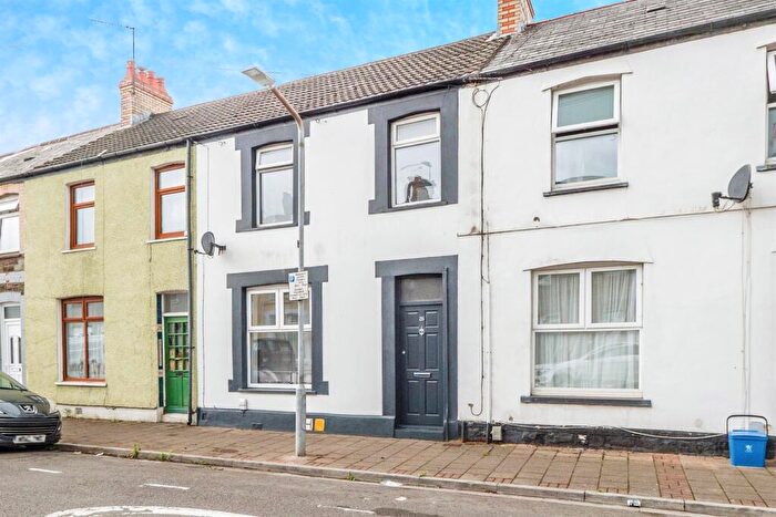 1 Bedroom Flat For Sale In Bradley Street, Roath, Cardiff, CF24