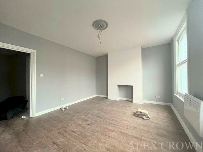 4 Bedroom Terraced House To Rent In Hornsey Park Road, Wood Green, N8