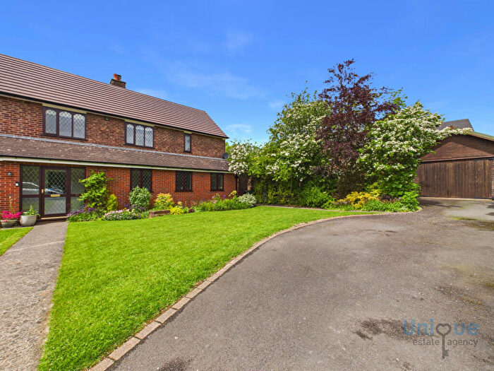 4 Bedroom Semi Detached House For Sale In Stanagate, Clifton, PR4