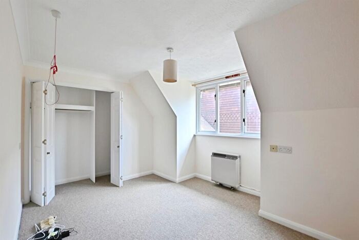 1 Bedroom Retirement Property To Rent In Russell Court, Petersfield Road, GU29