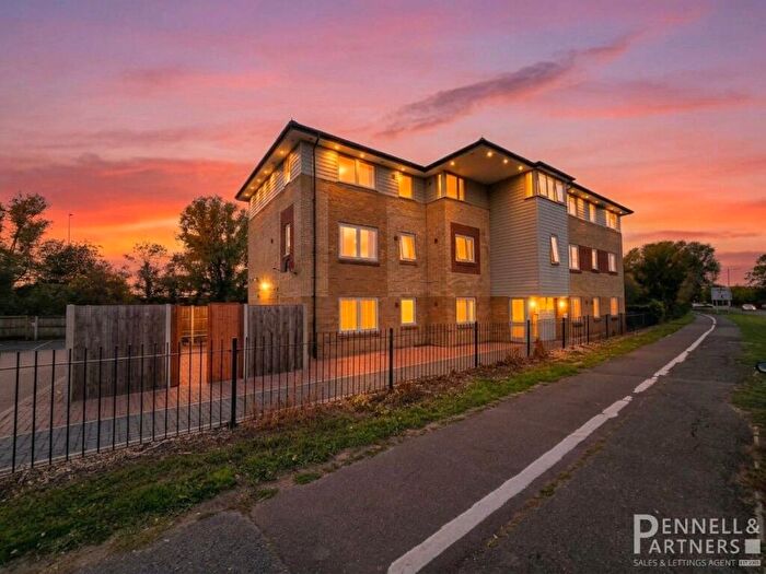 2 Bedroom Flat For Sale In Whittlesey Road, Stanground, Peterborough, PE2