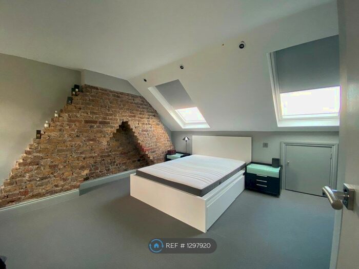 2 Bedroom Flat To Rent In Rommany Road, London SE27