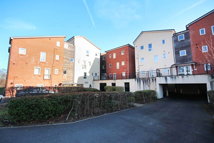 2 Bedroom Apartment To Rent In Nicholson Park, Bracknell, RG12