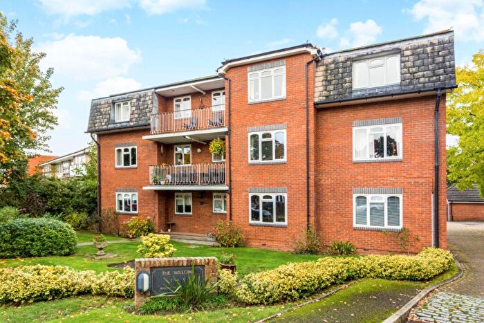 1 Bedroom Apartment To Rent In Albany Crescent, Claygate, KT10