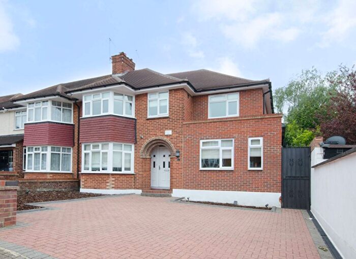 5 Bedroom Detached House To Rent In Beverley Gardens, Wembley, HA9