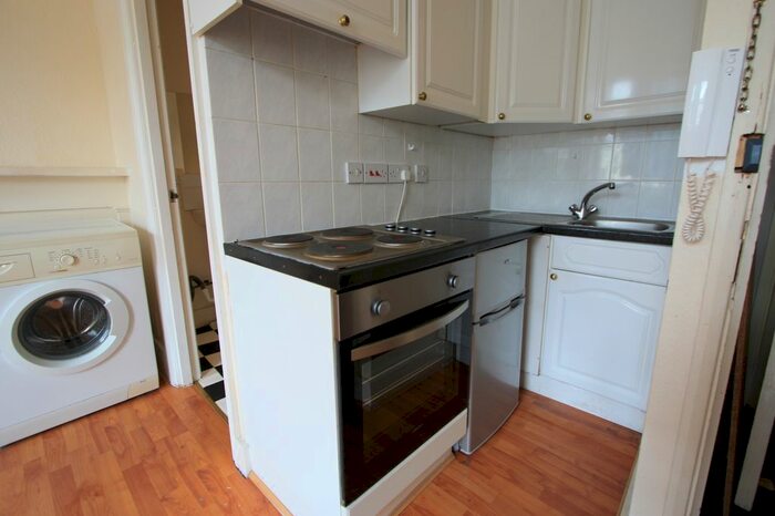 Studio To Rent In Penywern Road, Earls Court, SW5