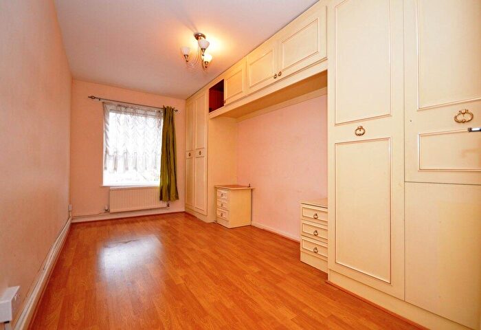 2 Bedroom Flat To Rent In Hobday Street, Poplar, E14