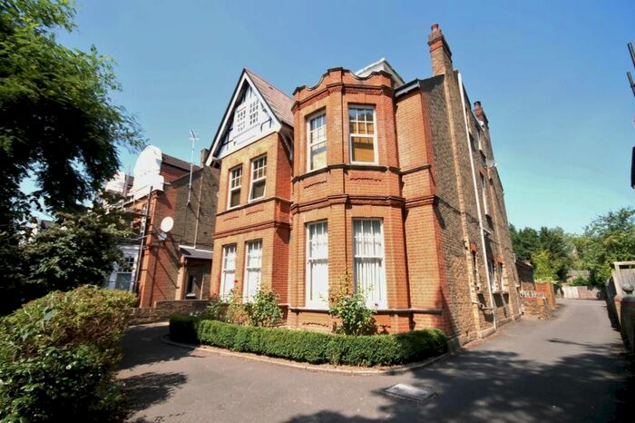 2 Bedroom Maisonette To Rent In Madeley Road, Ealing, W5