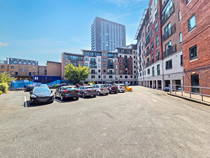 2 Bedroom Apartment For Sale In No., City Point, Chapel Street, Salford, Greater Manchester, M3