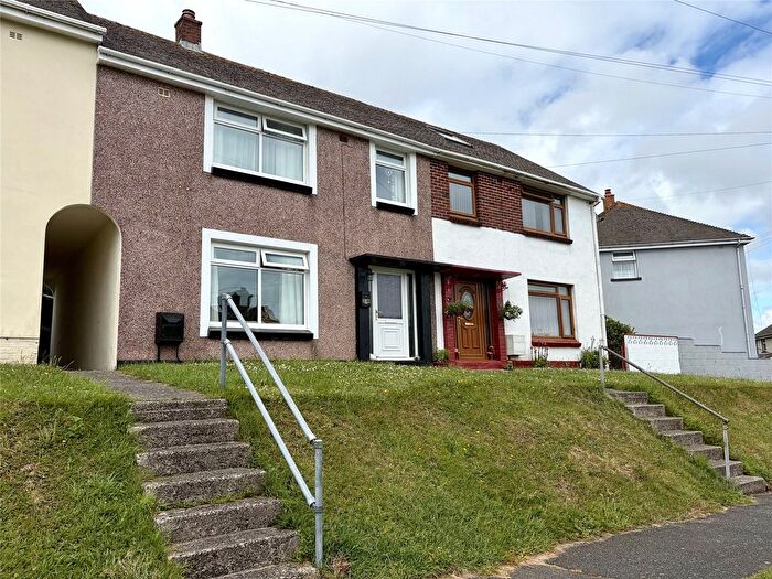 3 Bedroom Semi-detached House For Sale In Coombs Drive, Milford Haven, Pembrokeshire, SA73