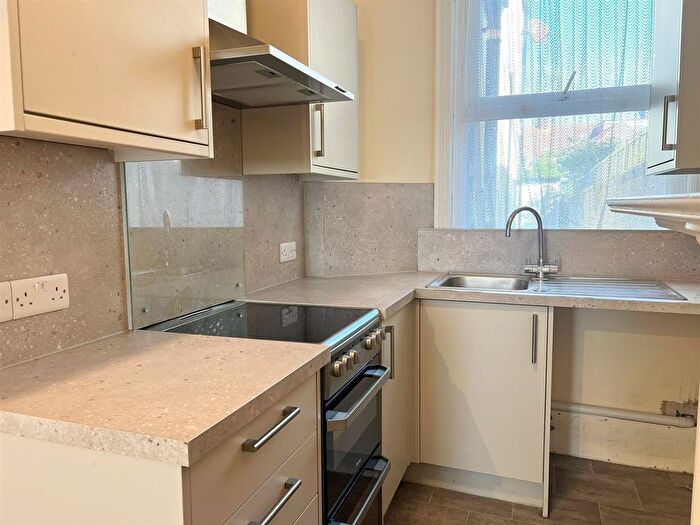 Studio To Rent In Selborne Road, Littlehampton, BN17